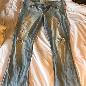 Hollister Low Rise Bell Bottom Jeans Size 9